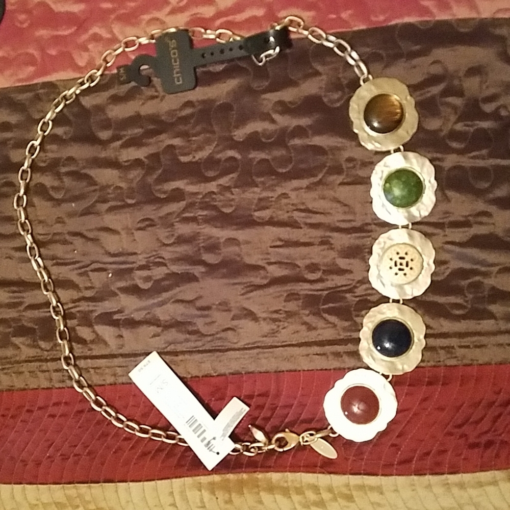 Small/medium multi-stone chain belt